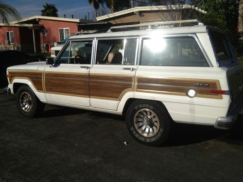 Jeep grand wagoneer