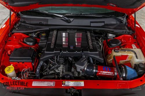 2010 dodge challenger srt-8
