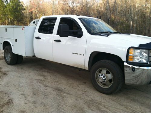 Chevy hd crew cab with toolbody , one owner