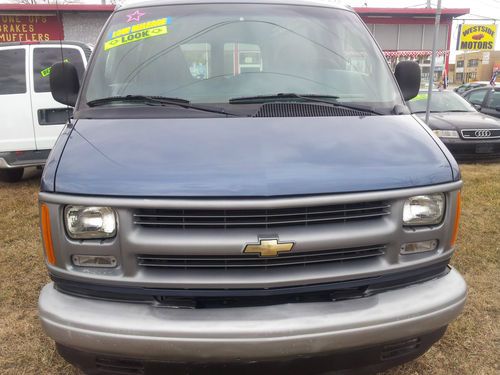 1999 chevrolet express 2500 base standard cargo van 3-door 5.0l