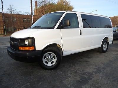 White express 1500 ls,8 pass,91k miles,rear air,cruise,vinyl seats,rubber floor