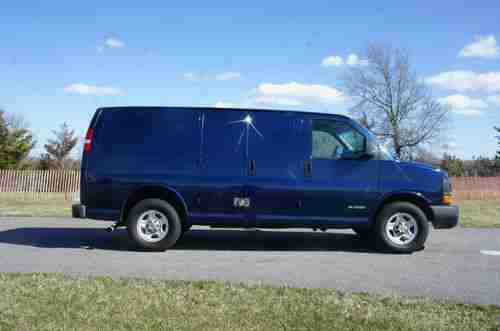 2003 Chevrolet 2500 Cargo Van For Sale~Clean Truck Ready to Work~Salvage Title, image 2
