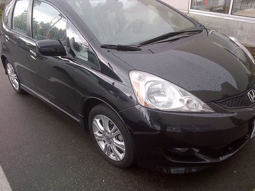 2010 honda fit sport hatchback 4-door 1.5l only 26,000 miles