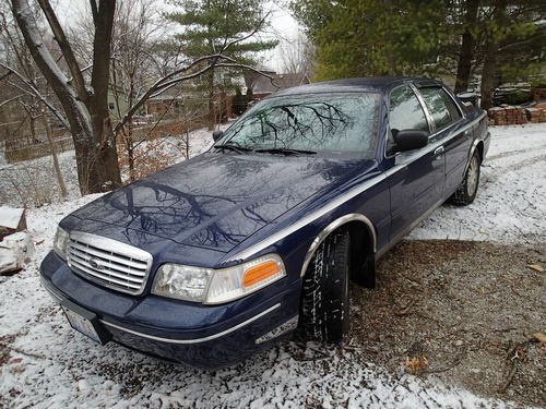 2004 ford crown victoria lx sedan 4-door 4.6l