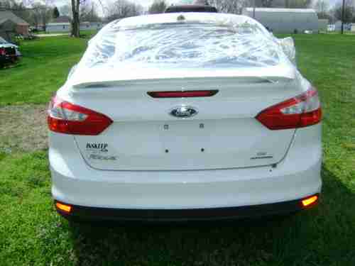 2012 FORD FOCUS SE 4DR ONLY 9,764 MILES BODY MAN'S SPECIAL CLEAN TITLE BANK REPO, image 4