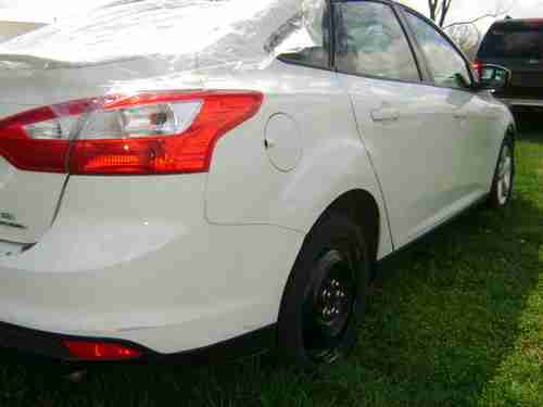 2012 FORD FOCUS SE 4DR ONLY 9,764 MILES BODY MAN'S SPECIAL CLEAN TITLE BANK REPO, image 12