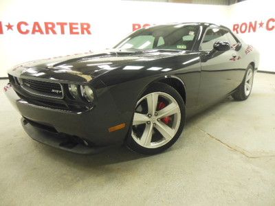 Coupe srt8 w manual 6.1l sunroof 12v pwr outlet 180-mph speedometer floor carpet