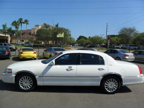 ~ 2005 lincoln towncar ~ florida ~ we ship worldwide ~ wholesale ~ signature ~