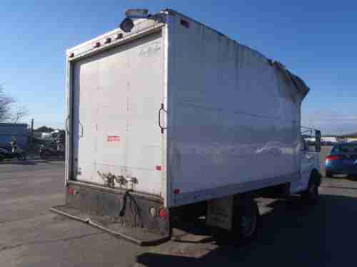 2005 GMC SAVANA CUTAWAY BOX TRUCK, image 7
