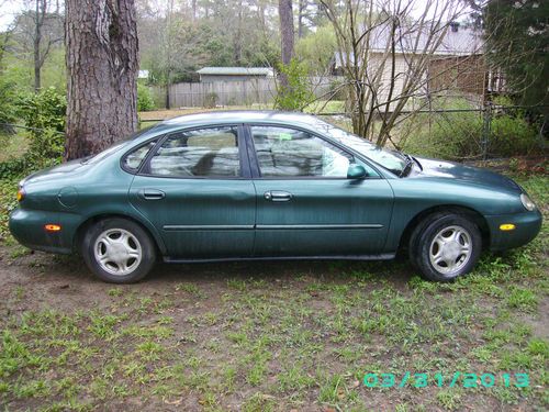 Green, gl sedan, engine u, clear title in hand