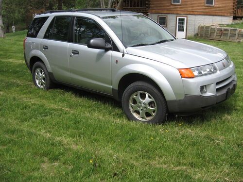 Good running and looking saturn vue awd v6 automatic good tires cold air nice!!!