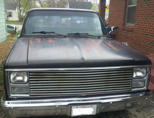 1986 chevy c10 - 320hp v8 350 / lowered