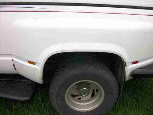 1997 K3500 Crew Cab 8' bed Dually 4X4 LOADED w Goose Neck in bed w Cap, image 3