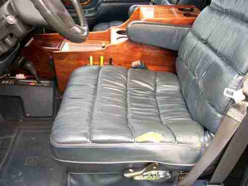 1997 K3500 Crew Cab 8' bed Dually 4X4 LOADED w Goose Neck in bed w Cap, image 10