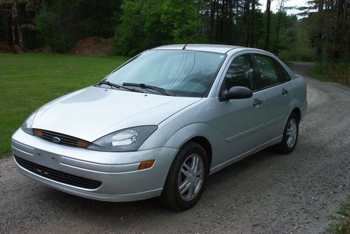 2003 ford focus se, 4 door, silver