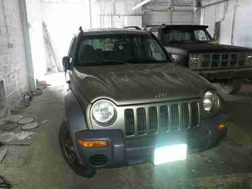 2004 Jeep Liberty Sport Sport Utility 4-Door 2.4L, image 2