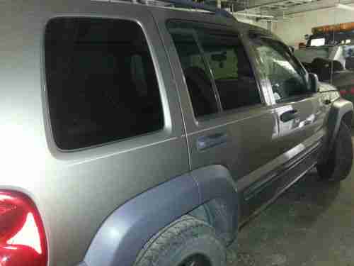 2004 Jeep Liberty Sport Sport Utility 4-Door 2.4L, image 4