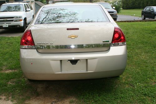 2011 Chevrolet Impala LT, image 4