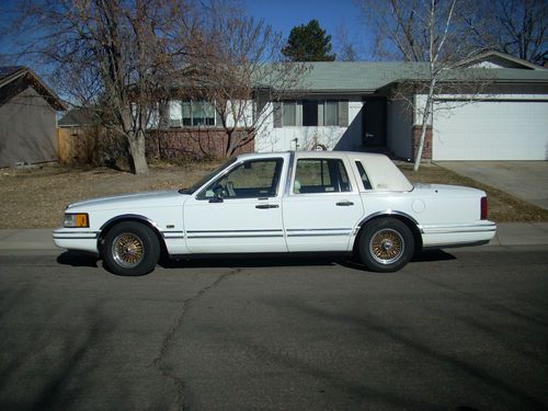 1992 lincoln town car signature sedan 4-door 4.6l jack nicklaus edition