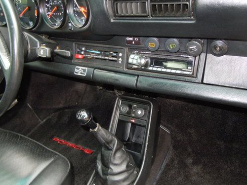 1985 Porsche 911 Carrera Coupe 2-Door 3.2L, image 5
