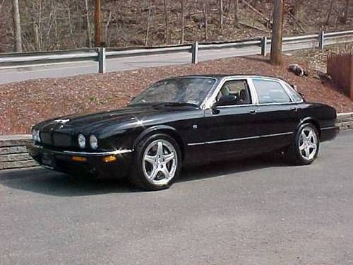 2003 jaguar xjr base sedan 4-door 4.0l