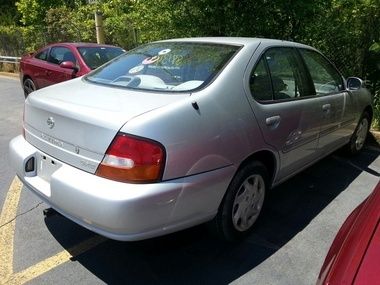 1999 nissan altima gxe sedan 4-door 2.4l