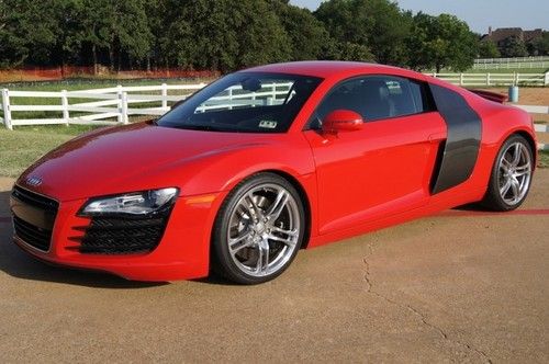 2009 r8, clean carfax, carbon fiber blades/interior/engine compartment