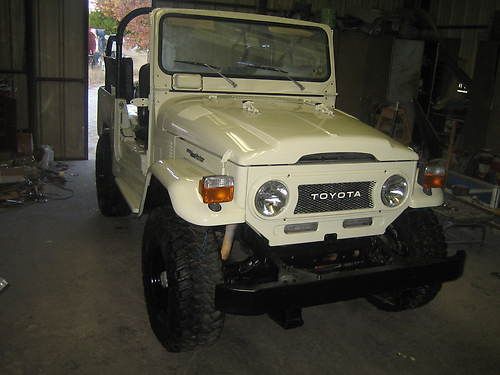 Georgous 1975 beige toyota landcruiser fj40!