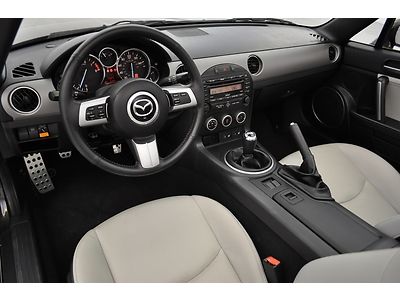 SUPER LOW MILES MX5 GRAND TOURING HEATED SEATS 1 OWNER CLEAN CARFAX NO RESERVE, image 13