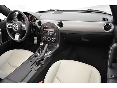 SUPER LOW MILES MX5 GRAND TOURING HEATED SEATS 1 OWNER CLEAN CARFAX NO RESERVE, image 15