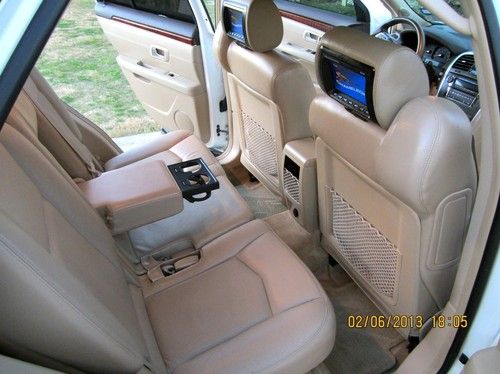 4 Dr Cadillac SUV with DVD Entertainment System! 28K MILES!!, image 4