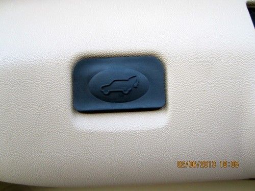 4 Dr Cadillac SUV with DVD Entertainment System! 28K MILES!!, image 6