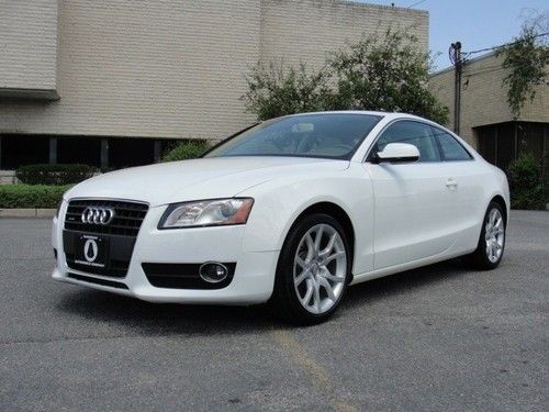 Beautiful 2011 audi a5 2.0t quattro, only 29,100 miles, warranty