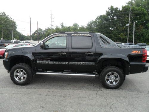 2007 chevrolet avalanche lt z71 crew 4x4 custom lifted camo low miles show truck