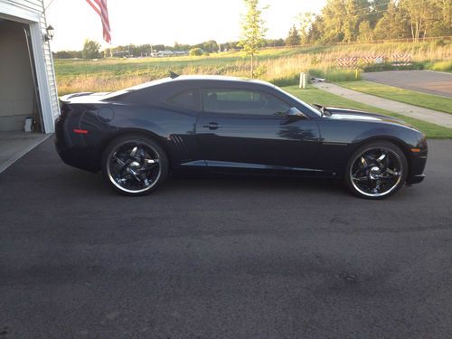 Custom 2010 chevrolet camaro ss coupe 2-door 6.2l