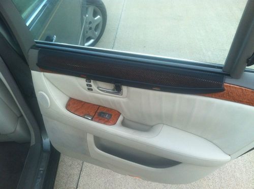 2004 Lexus LS430 Premium Sedan 4-Door 4.3L, image 4