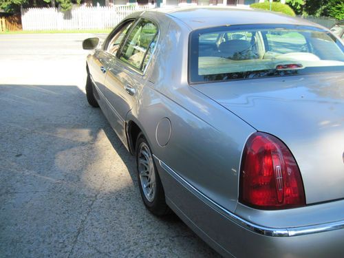 1999 Lincoln Town Car Signature Sedan 4-Door 4.6L, US $3,500.00, image 9