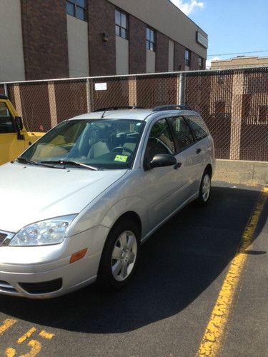 2006 ford focus zxw wagon 5-door 2.0l