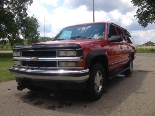 1995 Suburban, US $2,100.00, image 2