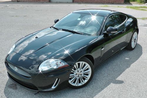 2010 jaguar xk coupe 2-door 5.0l  very low miles