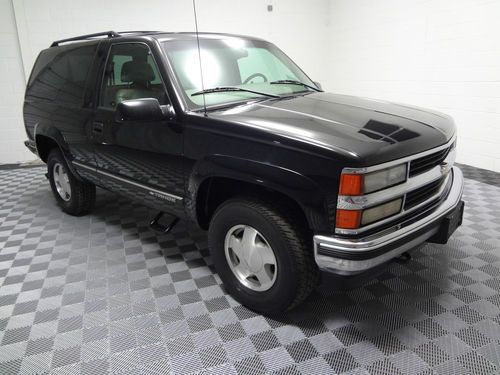 Rare 1999 2 door tahoe 4x4 lt, heated leather seats, lo mi, clean, no reserve