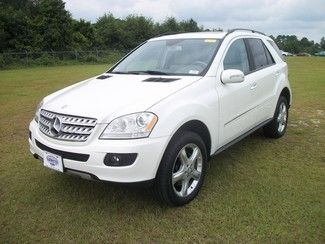 2008 white 4matic 4dr 3.5l!