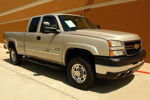 06 chevy silverado 2500hd lt ext.cab short bed 2wd one owner bose sound