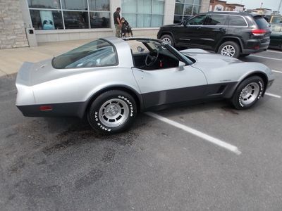 Silver/Charcoal 5.7L 350 cubic inch leather glass t-tops automatic AC all power, image 2