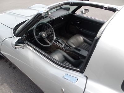 Silver/Charcoal 5.7L 350 cubic inch leather glass t-tops automatic AC all power, image 10