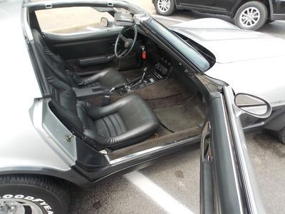 Silver/Charcoal 5.7L 350 cubic inch leather glass t-tops automatic AC all power, image 24