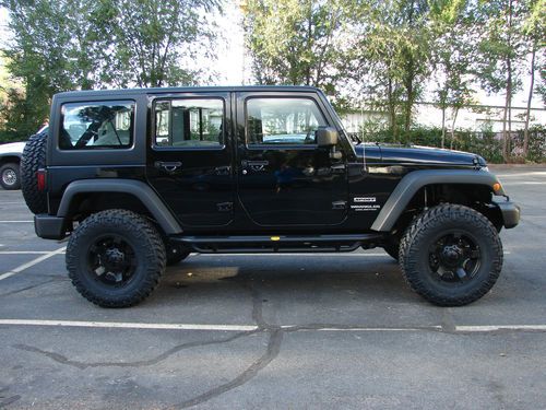 Custom 2013 Jeep Wrangler Unlimited 4 Door Lifted 35