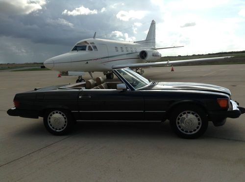 Mercedes  benz 560 sl comvertible,