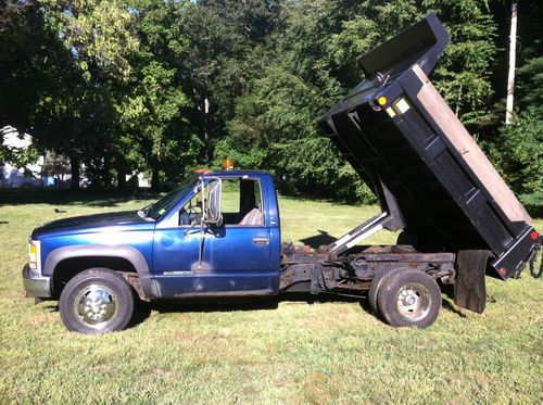 99 gmc k3500 drw dump truck 4x4 106,000 miles runs good ready to work