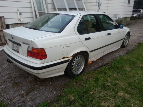 1994 bmw 325i base sedan 4-door 2.5l